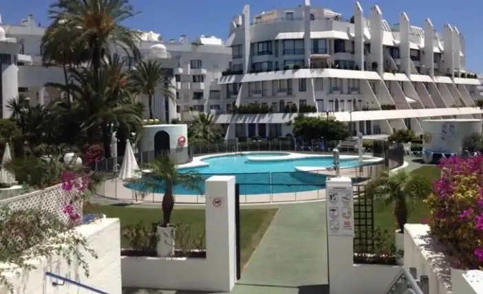 Außenansicht von Maisonette zur Miete in Marbella mit Klimaanlage, Heizung und Möbliert