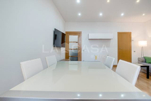 Piso en Venta en Calle CORSEGA en El Camp de l'Arpa del Clot