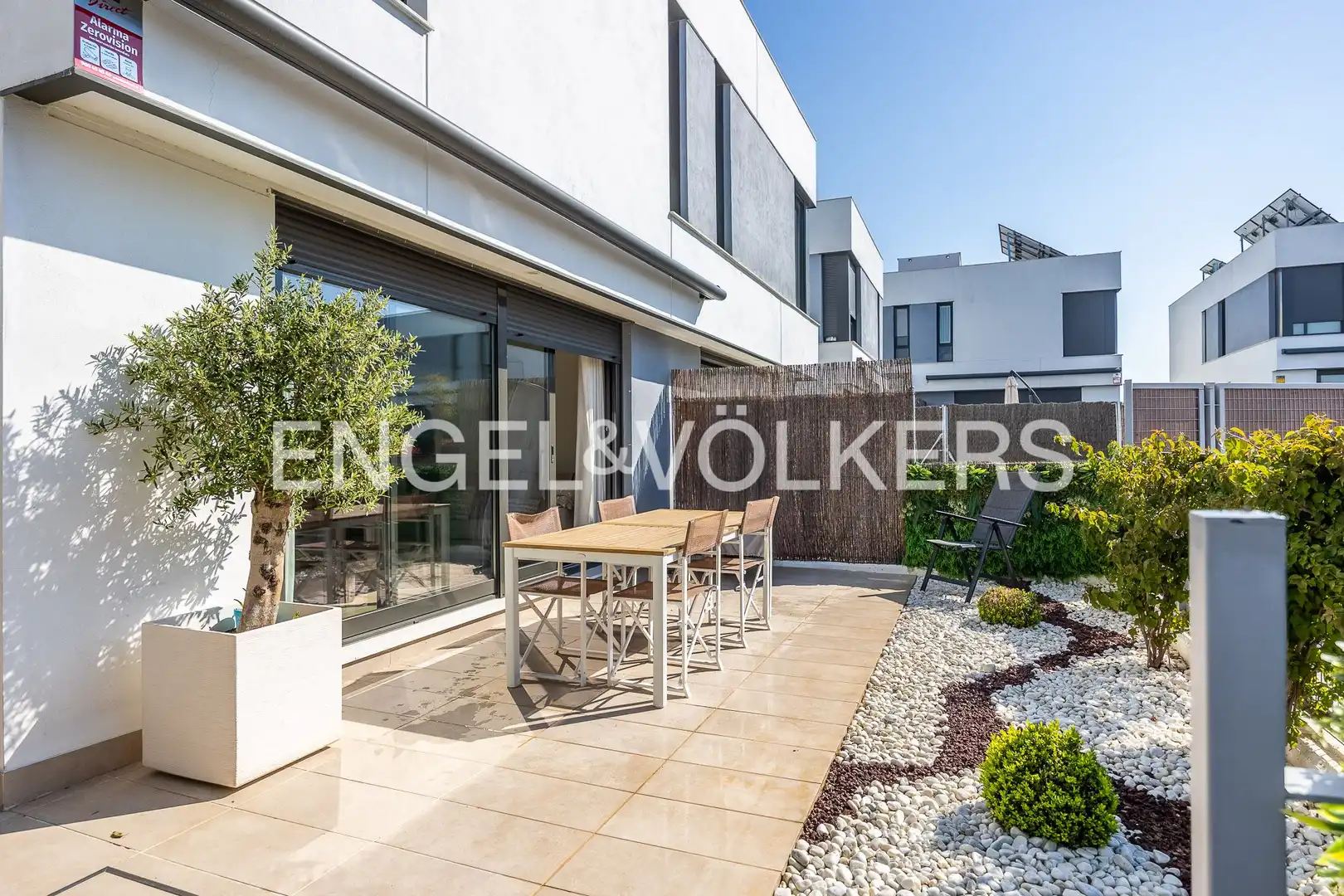 Terrace of Detached homes for sale in Mairena del Aljarafe  with Air Conditioner, Heating and Private garden