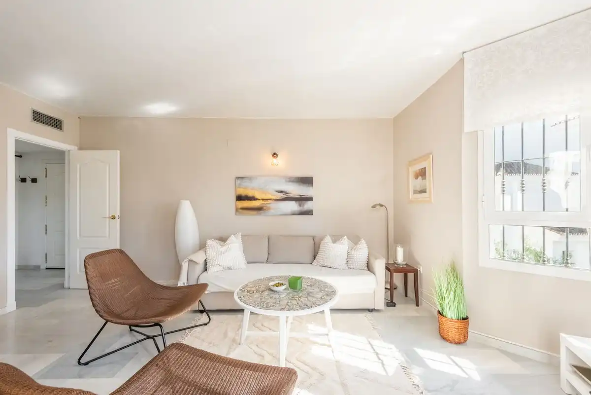Sala d'estar de Àtic en venda en Marbella amb Aire condicionat, Moblat i Internet