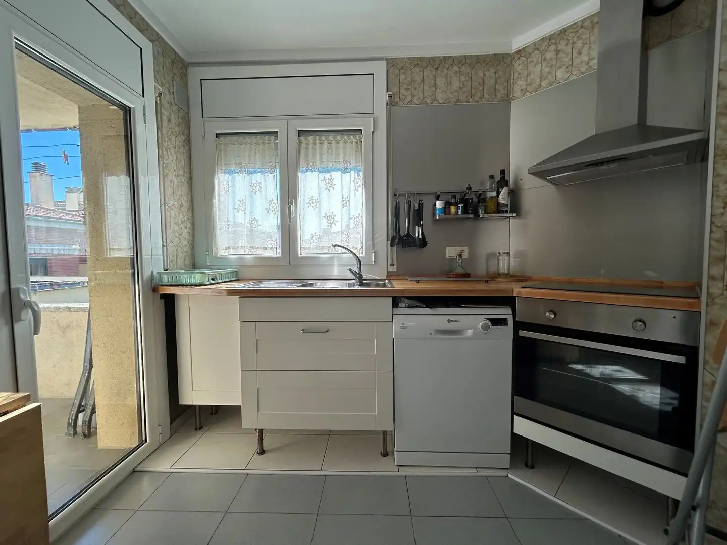 Cocina de Piso en venta en Torelló con Calefacción, Terraza y Trastero