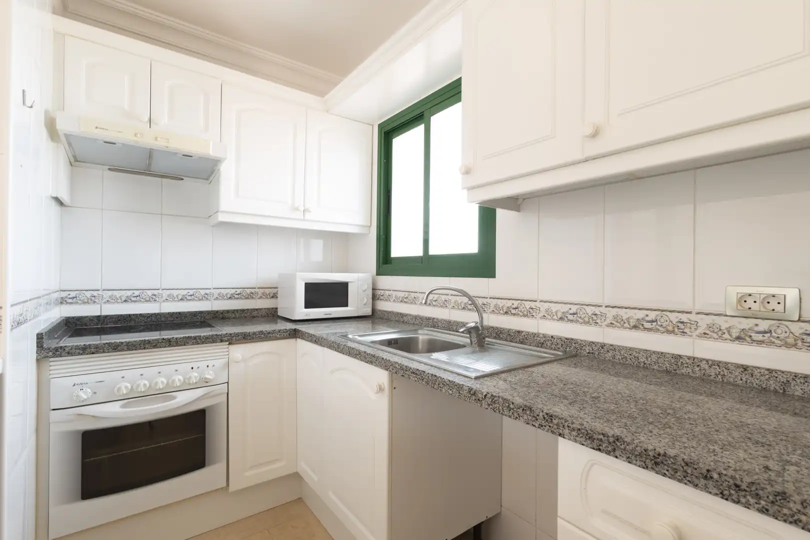 Cocina de Ático en venta en Puerto de la Cruz con Aire acondicionado, Jardín privado y Terraza