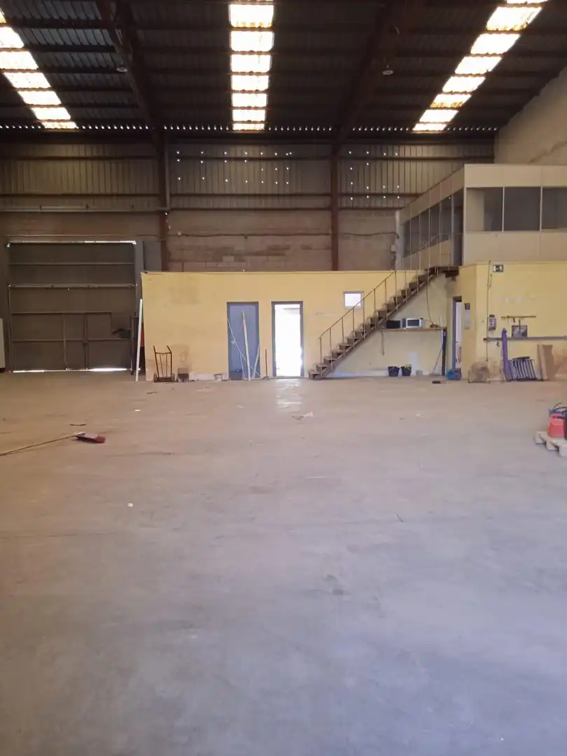 Nau industrial de lloguer en Quart de Poblet