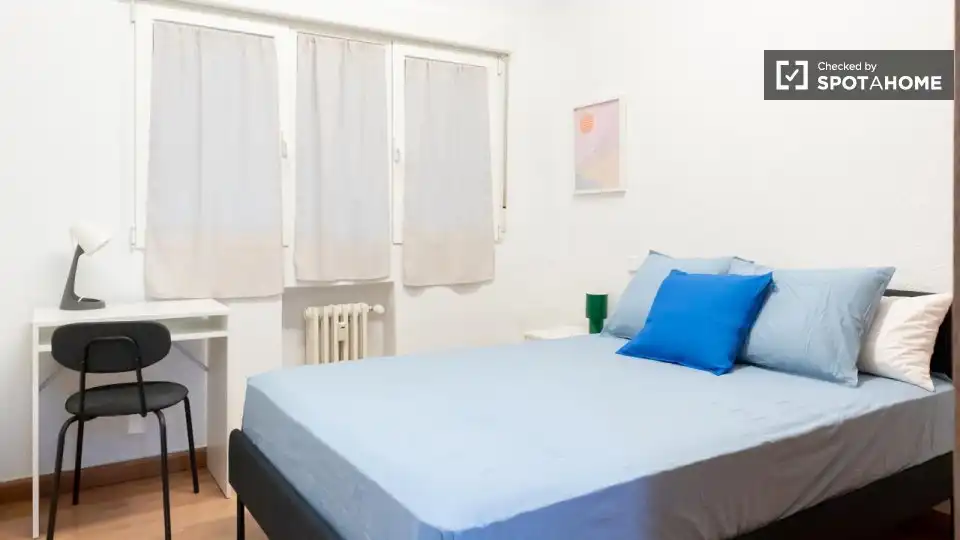 Bedroom of Flat for rent in Madrid  with Air Conditioner, Heating and Furnished