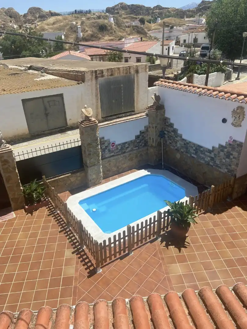 Piscina de Finca rústica en venda en Guadix amb Moblat, Forn i Piscina comunitària