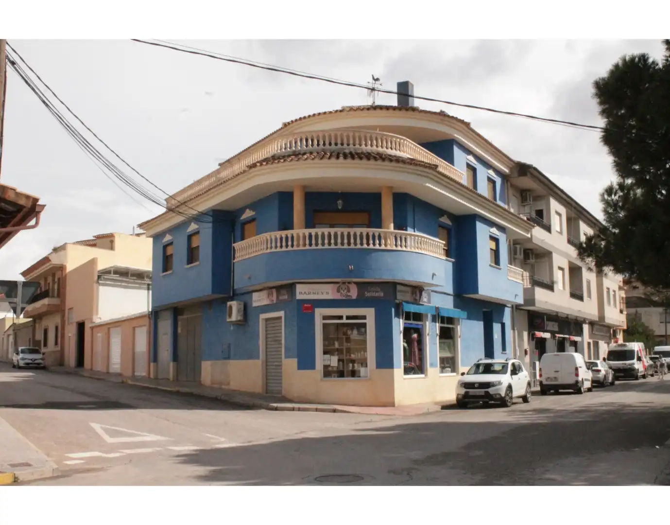Vista exterior de Casa adosada en venta en El Pinós / Pinoso