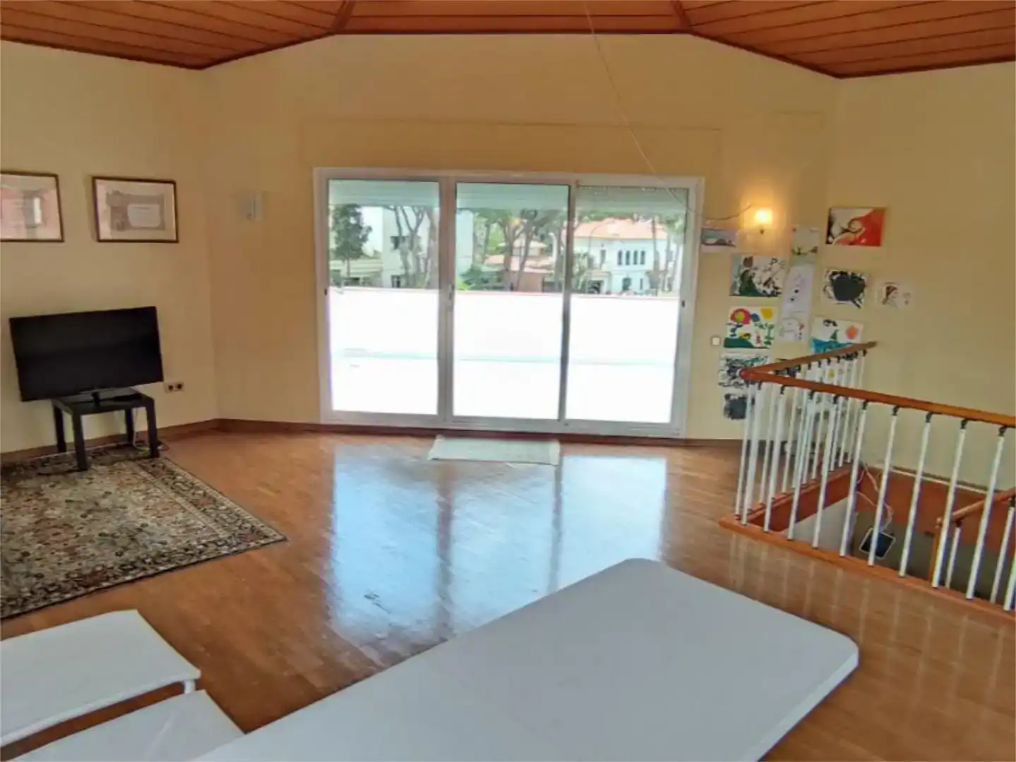 Sala d'estar de Casa o xalet en venda en Castelldefels amb Aire condicionat, Piscina i Balcó