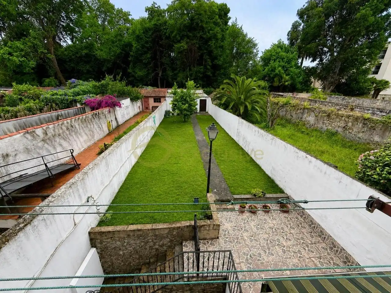 Jardí de Casa adosada en venda en Avilés amb Calefacció, Jardí privat i Terrassa