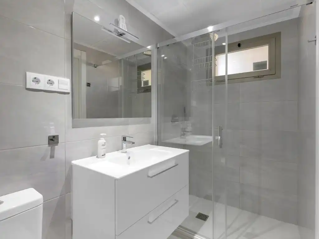 Baño de Apartamento en venta en Orihuela con Aire acondicionado, Terraza y Piscina
