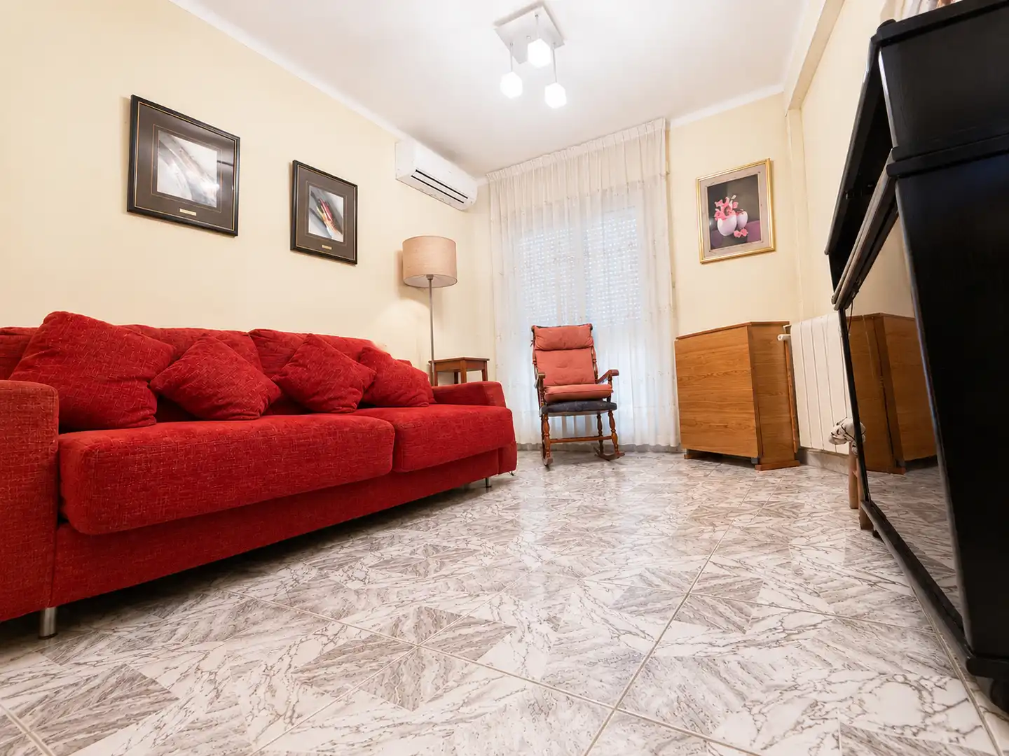 Sala de estar de Piso en venta en Santa Coloma de Gramenet con Aire acondicionado, Calefacción y Balcón