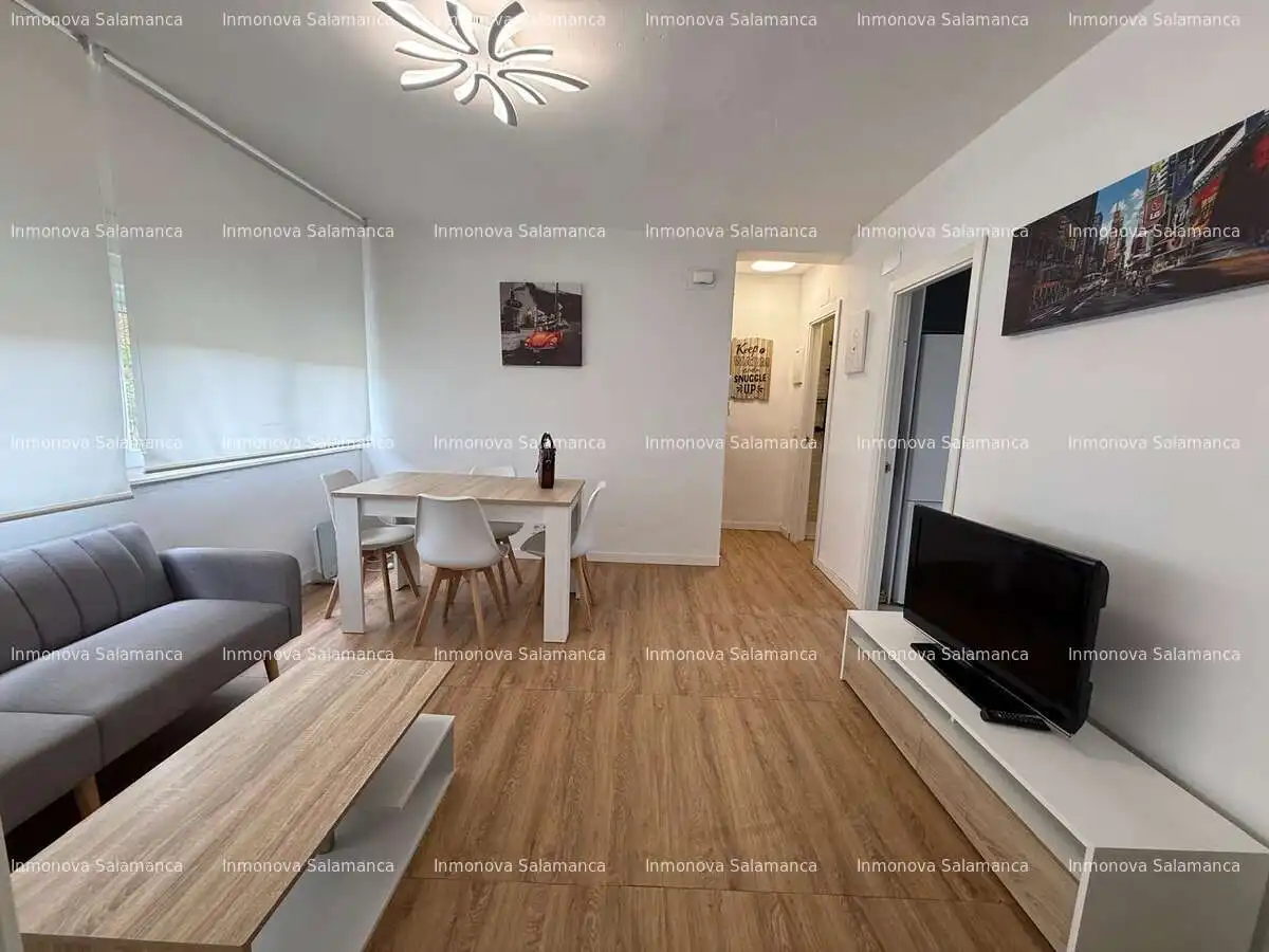 Sala de estar de Piso en venta en Salamanca con Calefacción y Amueblado