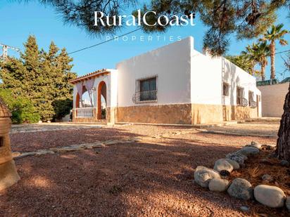 Vista exterior de Casa o xalet en venda en Busot amb Jardí privat, Terrassa i Traster