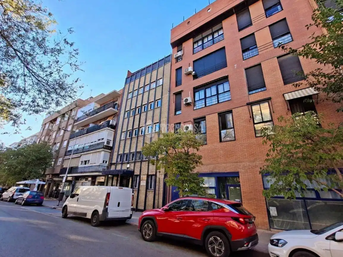 Vista exterior de Pis en venda en Madrid amb Aire condicionat i Terrassa