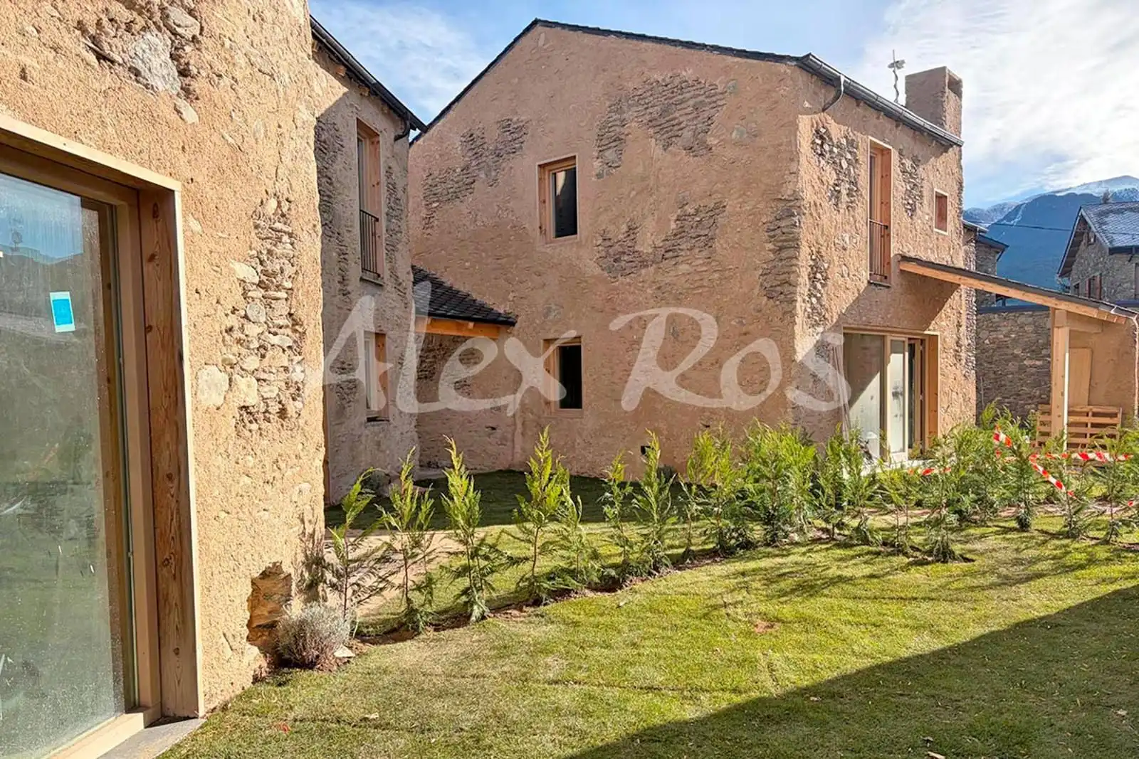 House for sale in De la Ribera
