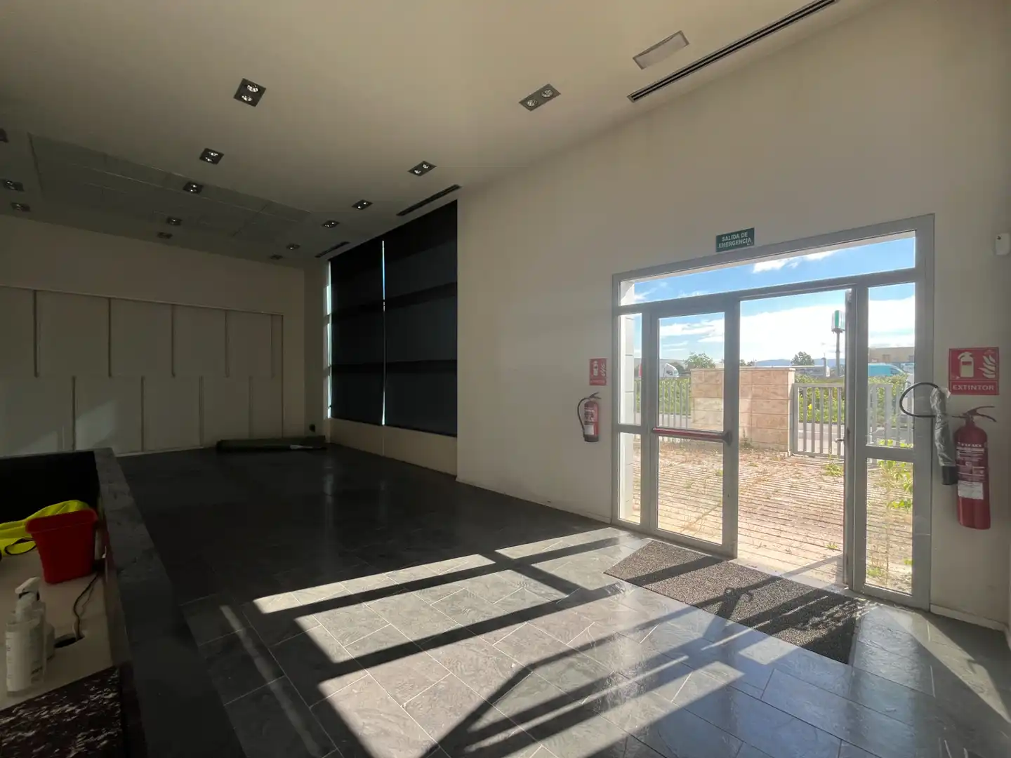 Nave industrial en venta en Salt con Calefacción y Alarma