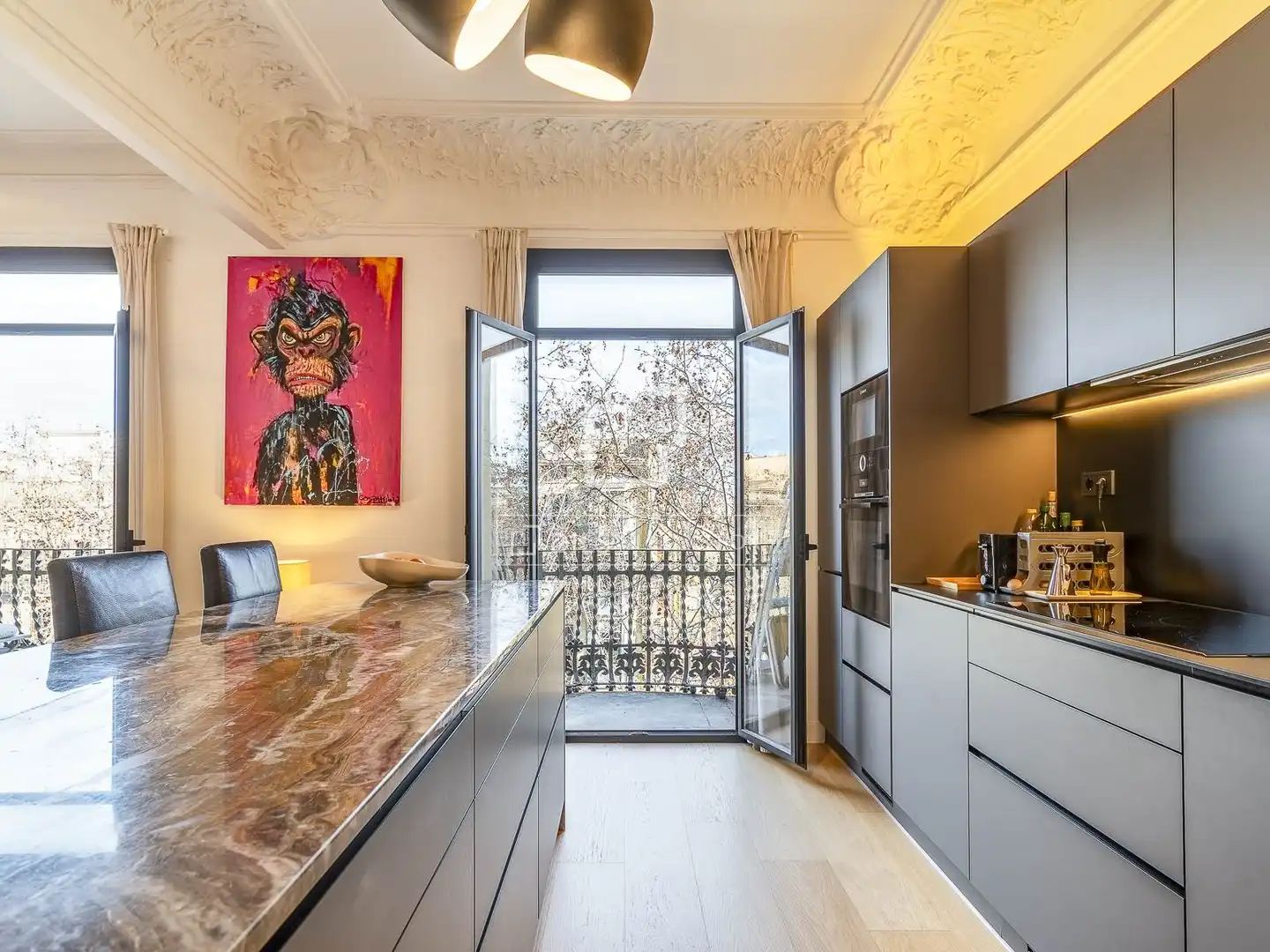 Küche von Wohnung zum Verkauf in Barcelona mit Klimaanlage, Terrasse und Balkon