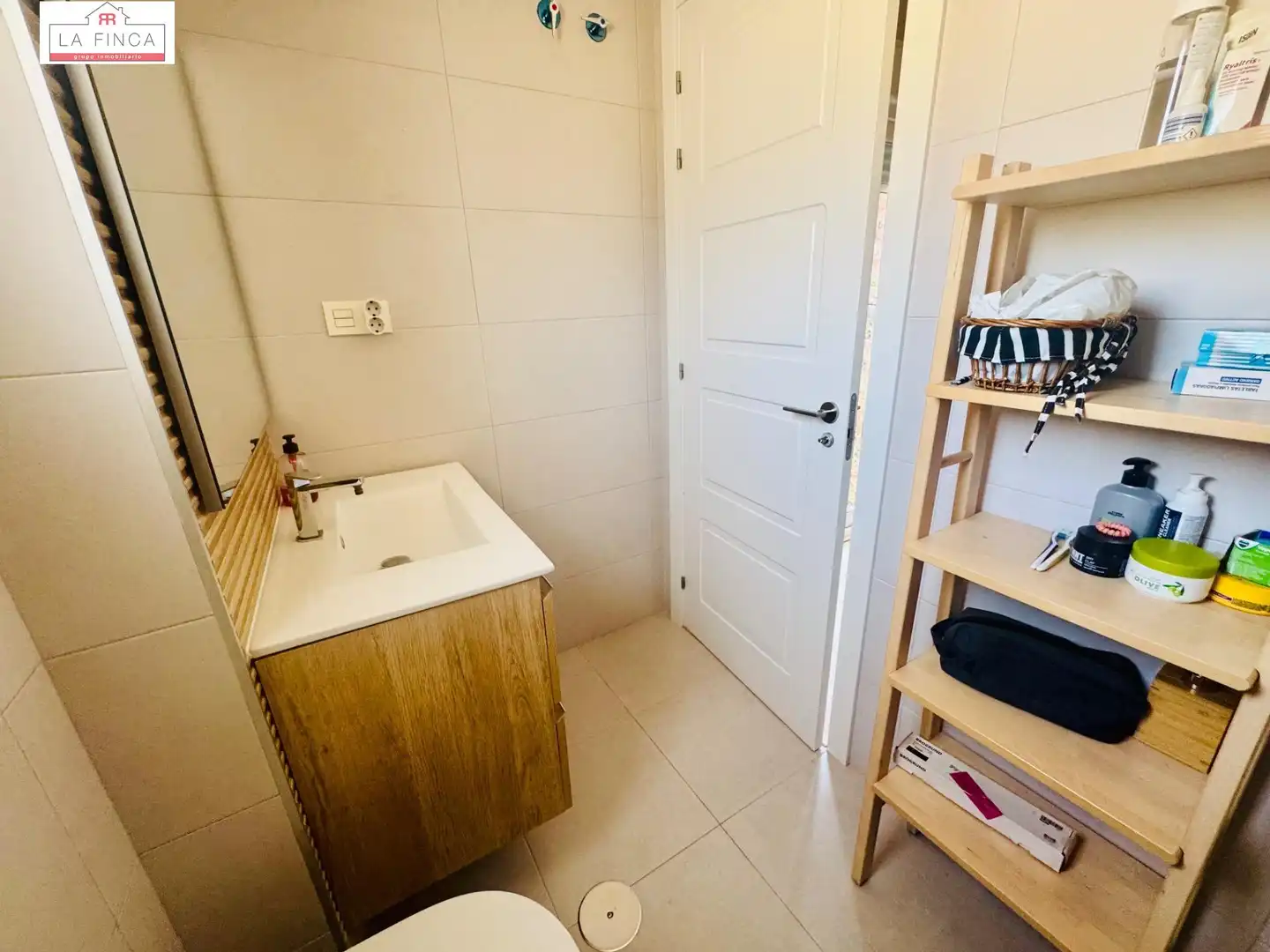 Bany de Planta baixa en venda en Málaga amb Aire condicionat, Jardí privat i Terrassa