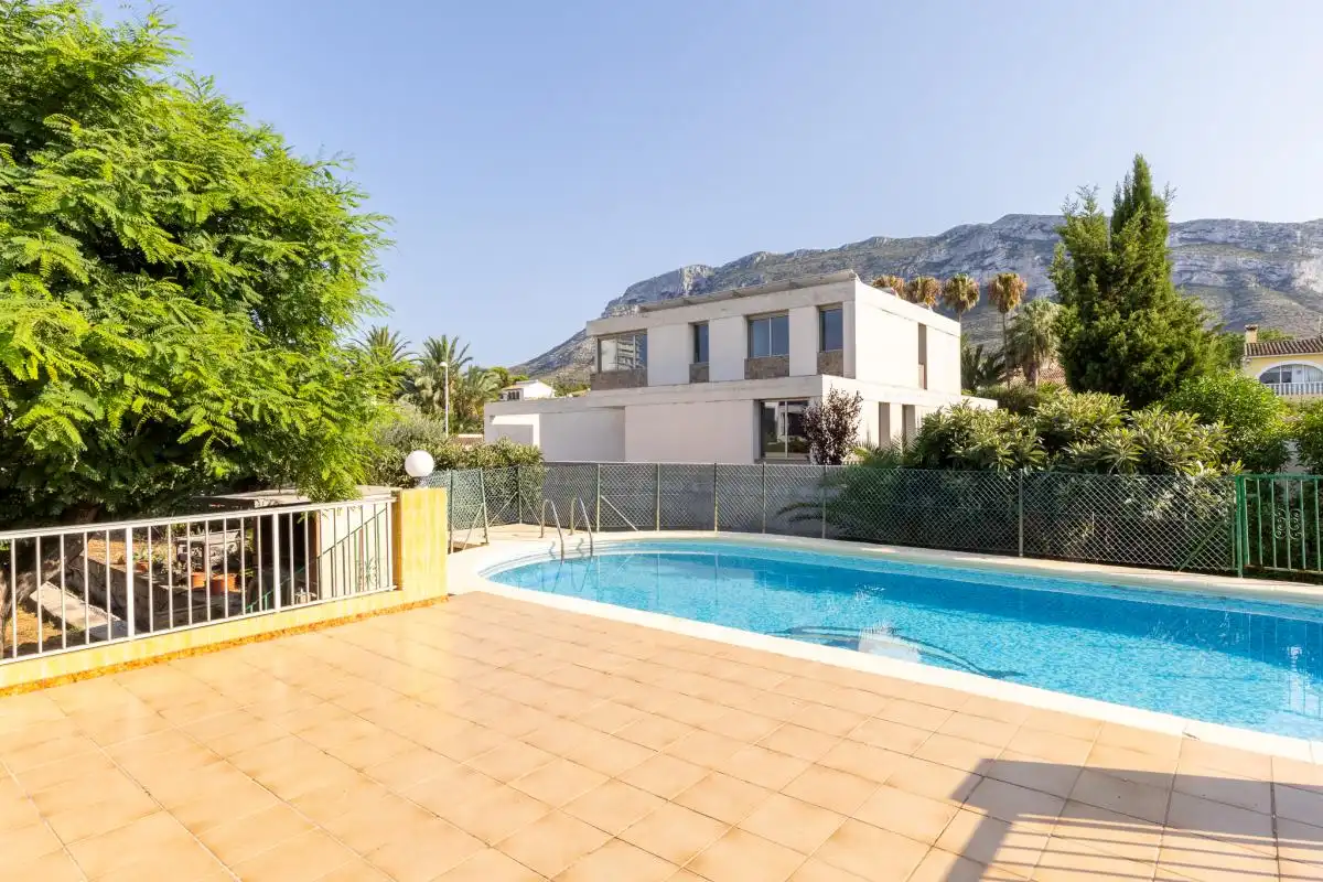 Houses for sale in Carrer Altair, El Montgó