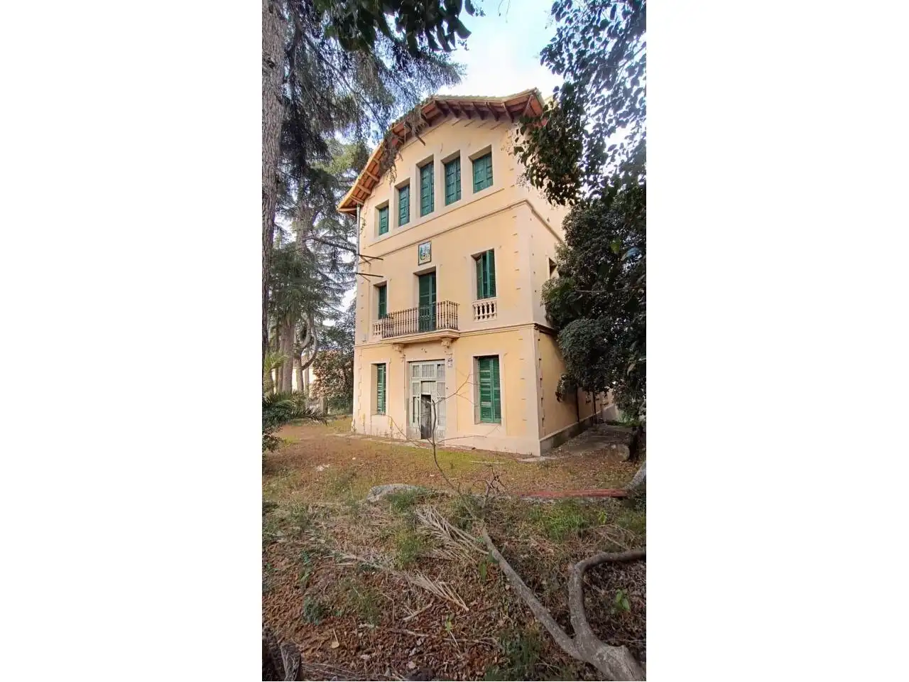 Vista exterior de Casa o xalet en venda en Martorelles amb Jardí privat, Terrassa i Alarma