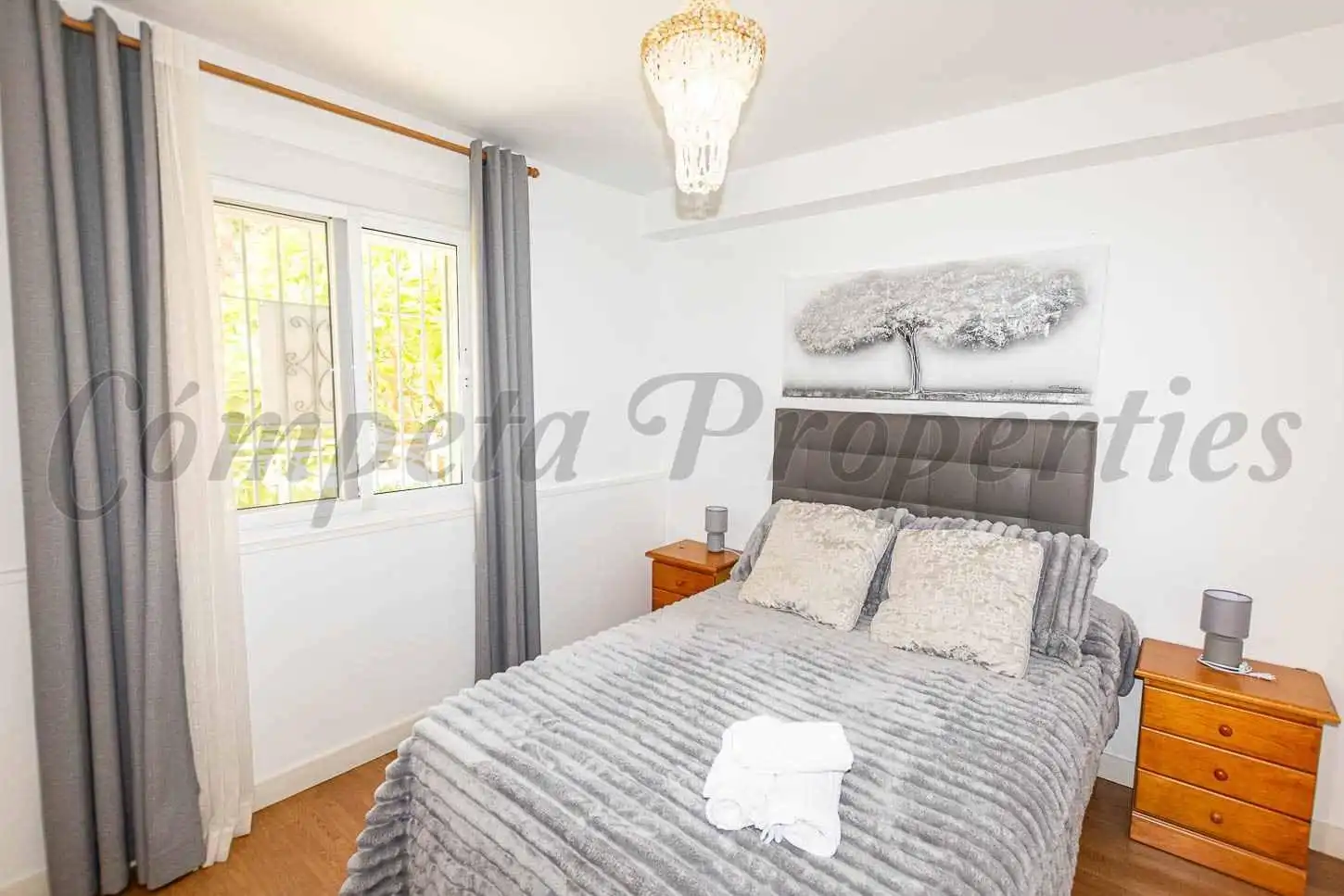 Apartamento con piscina en venta en Nueva Nerja, imagen 2
