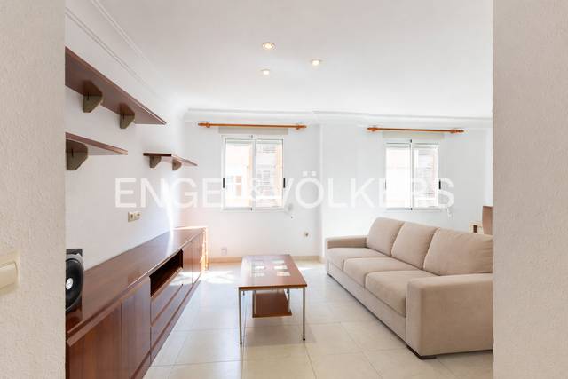 Piso en Alquiler en Carrer de l'Arquitecte Alfaro en El Grau