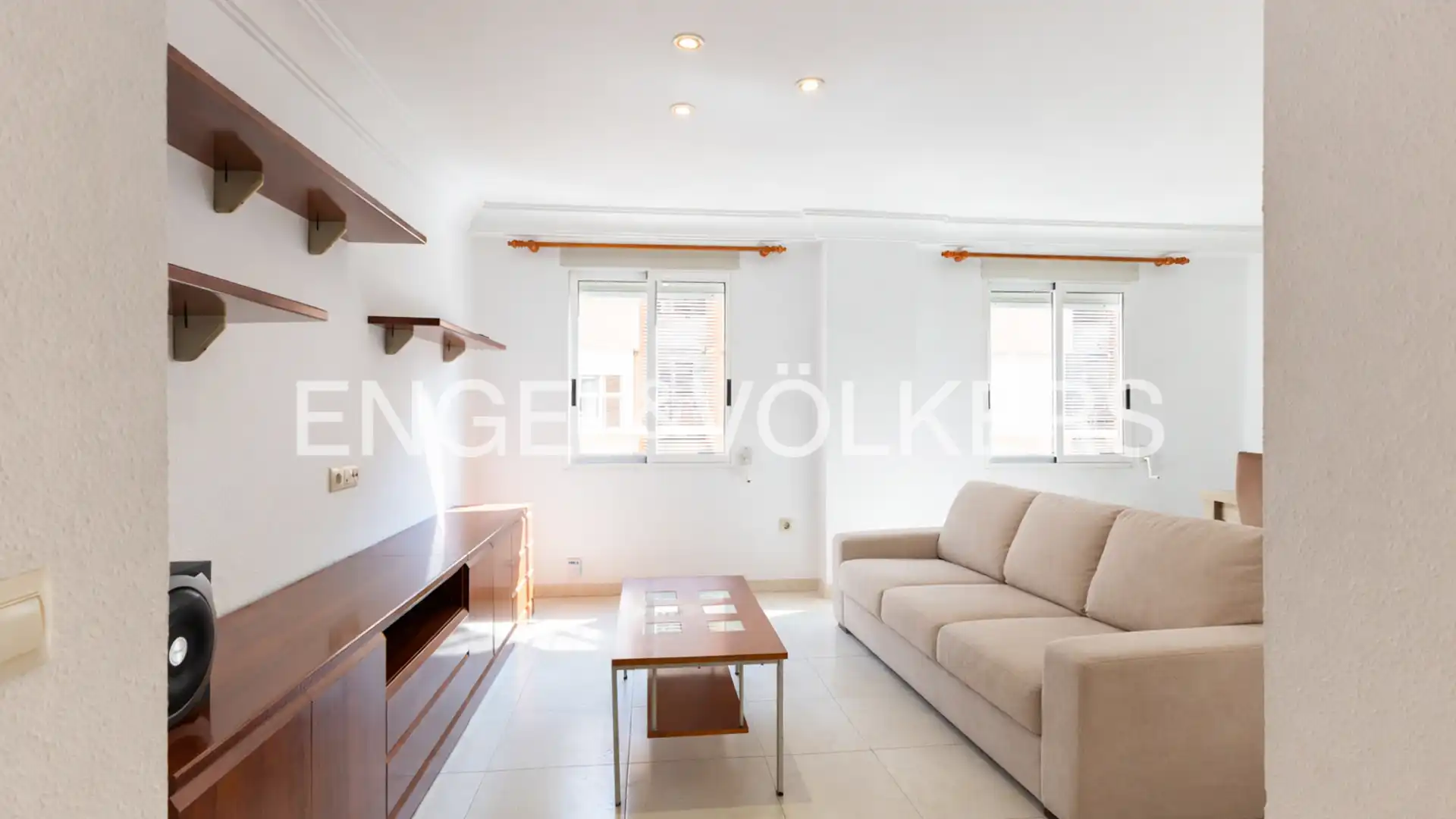 Sala de estar de Piso de alquiler en  Valencia Capital con Calefacción y Amueblado