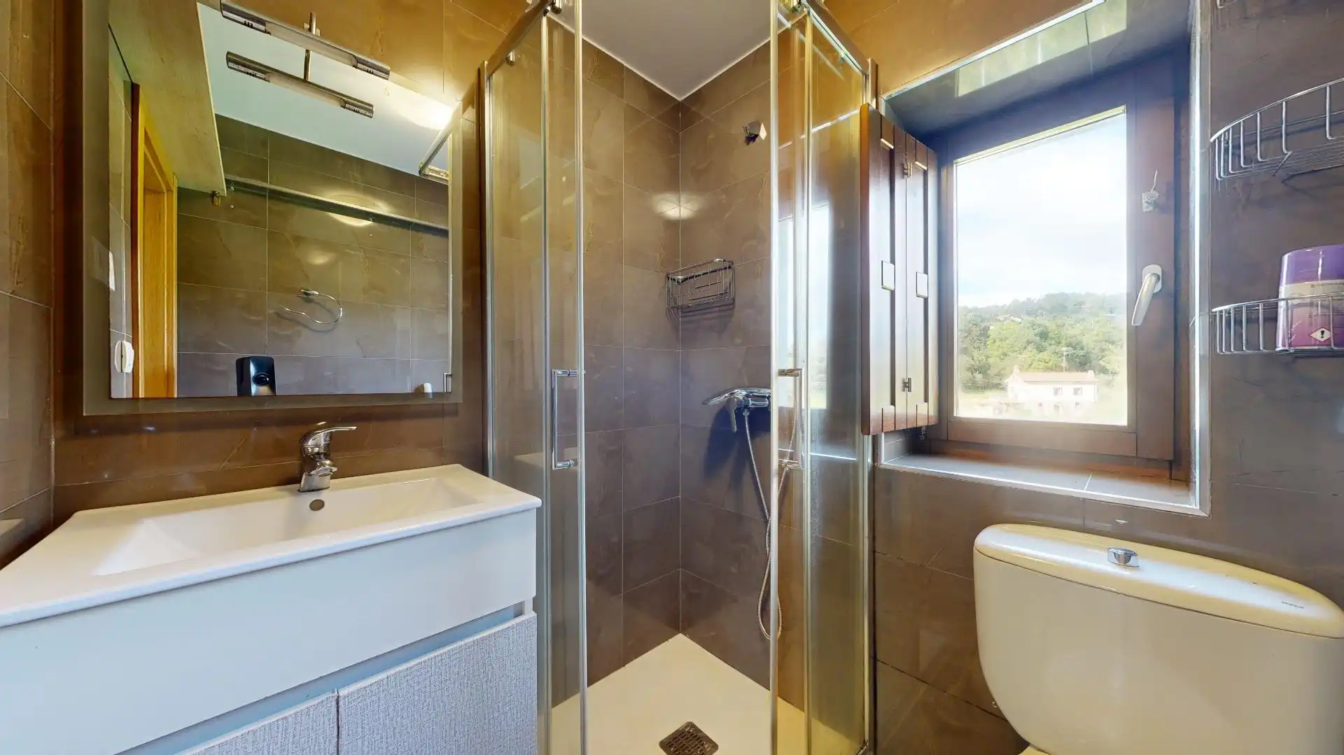 Bathroom of Houses for sale in Abanto y Ciérvana-Abanto Zierbena  with Heating