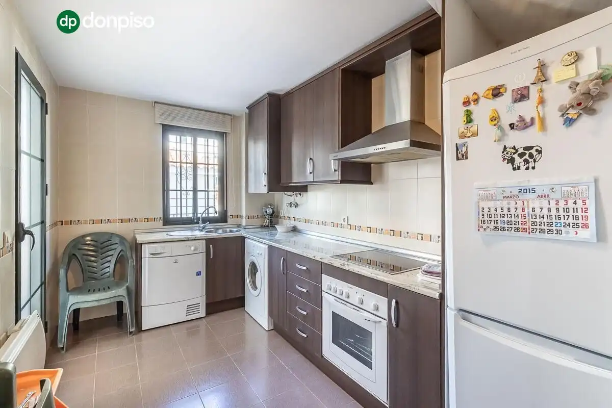 Adosado con piscina en venta en OXFORD 12