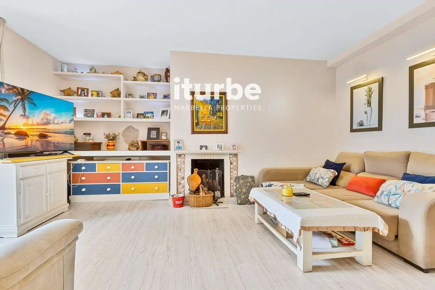 Sala de estar de Piso en venta en Marbella con Aire acondicionado, Terraza y Piscina