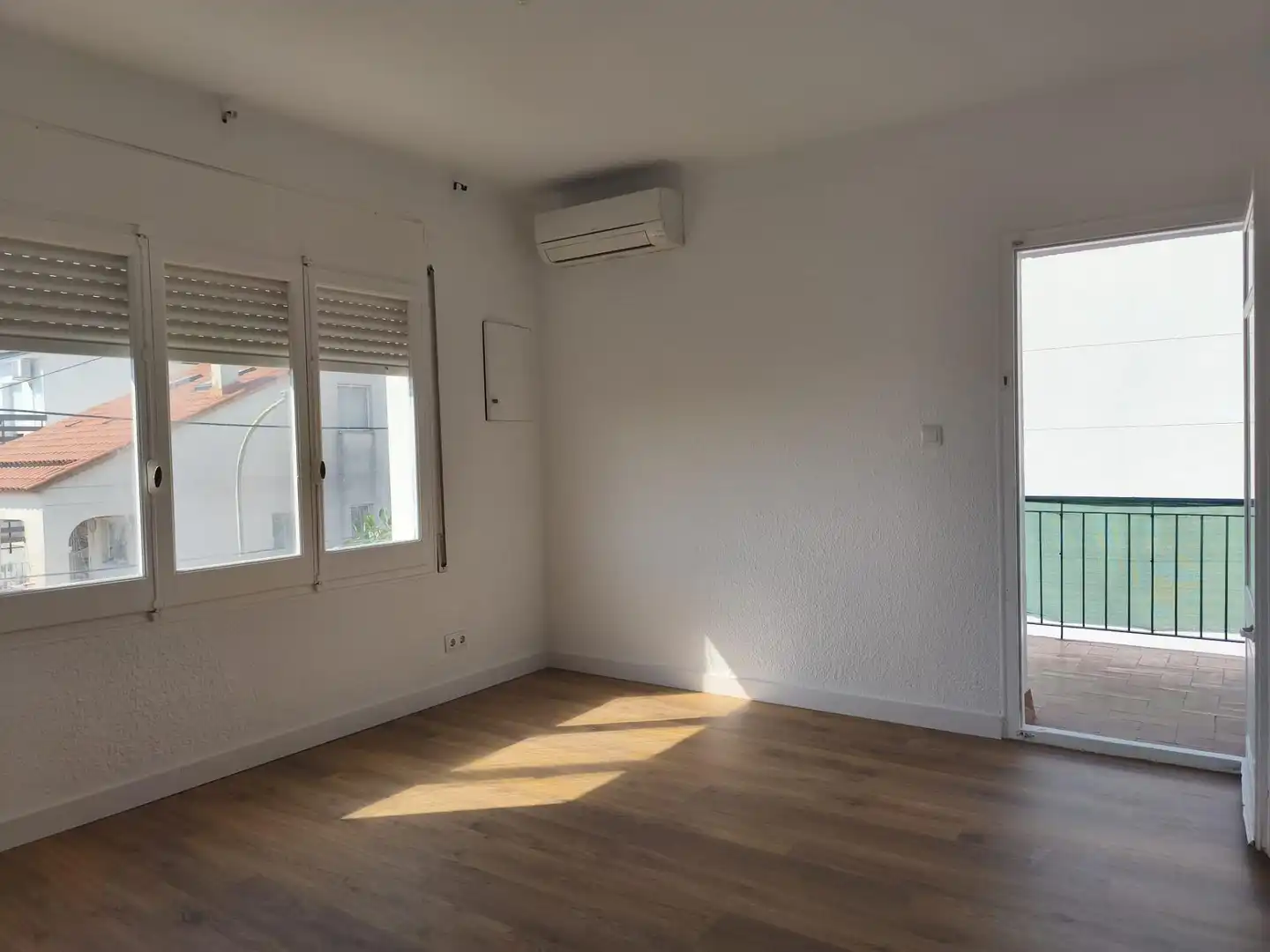 Schlafzimmer von Wohnung zur Miete in Viladecans mit Klimaanlage, Heizung und Privatgarten