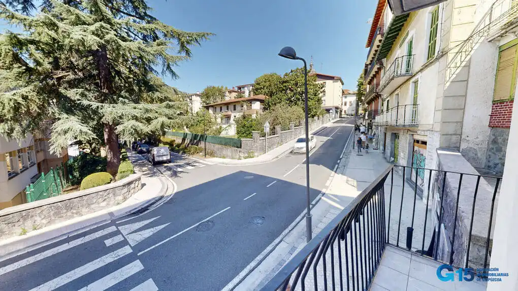 Pis amb terrassa en venda a Kale Nagusia Kalea
