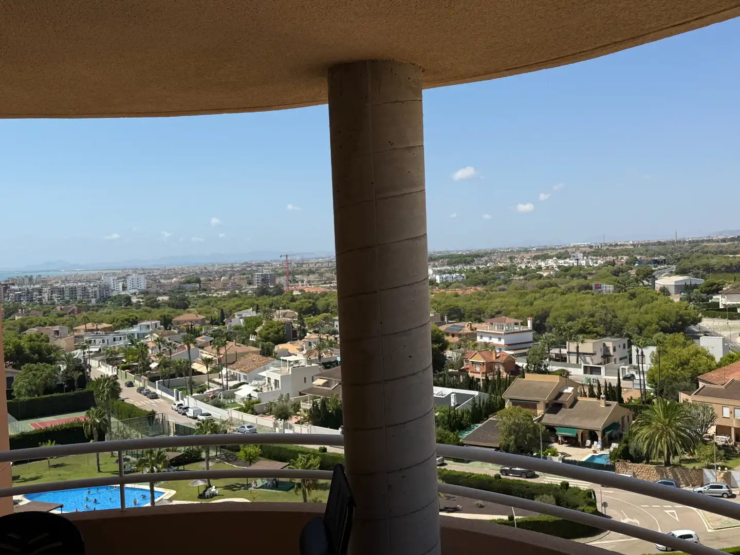 Vista exterior de Pis en venda en Orihuela amb Piscina comunitària