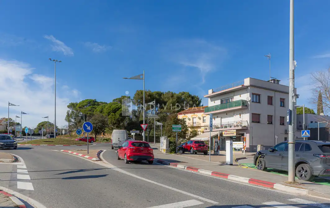 Vista exterior de Casa o xalet en venda en Lliçà d'Amunt amb Calefacció, Jardí privat i Terrassa