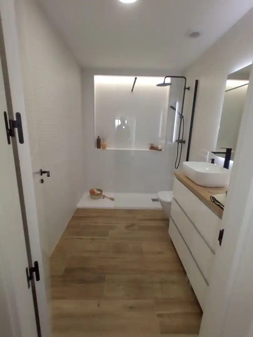 Baño de Casa adosada en venta en Madrid con Aire acondicionado, Amueblado y Alarma