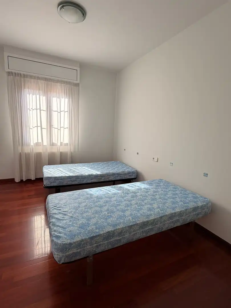 Bedroom of Flat for rent in Les Borges Blanques  with Air Conditioner, Heating and Parquet flooring
