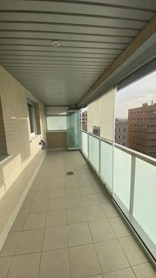 Terraza de Piso en venta en  Granada Capital con Piscina y Balcón