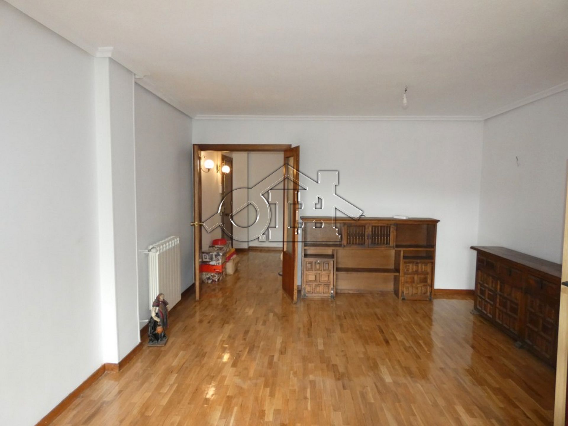 Sala d'estar de Pis en venda en Alcalá de Henares amb Calefacció, Parquet i Terrassa