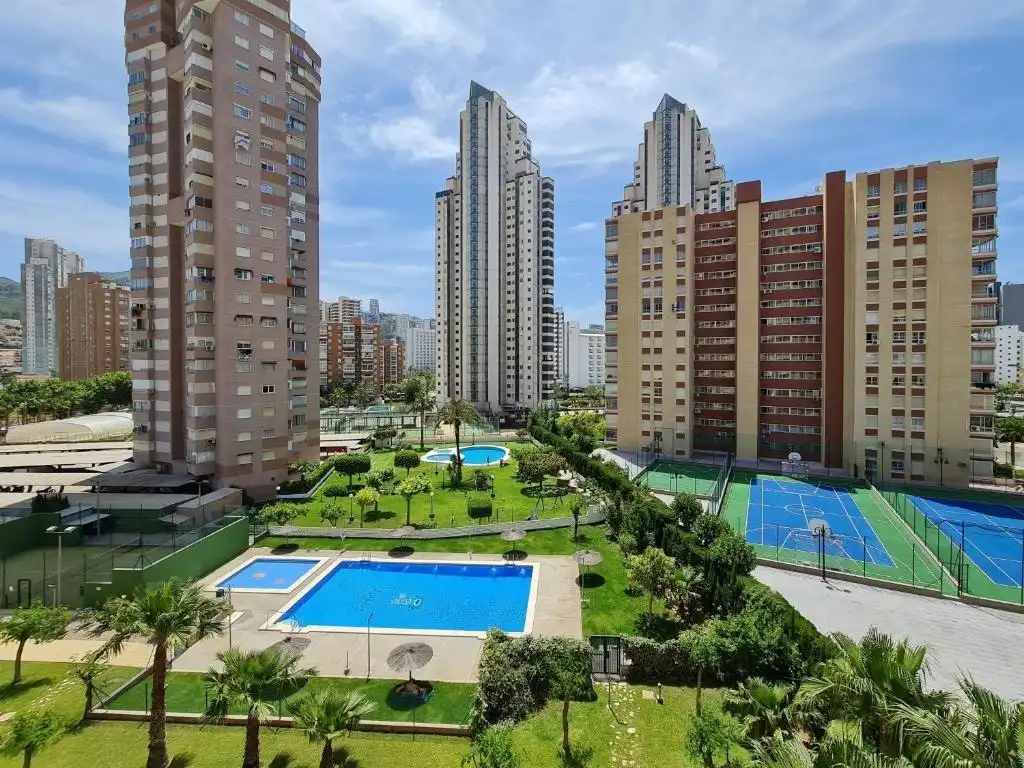 Appartement compact avec piscine à vendre à Avenida ALMIRALL BERNAT DE SARRIA