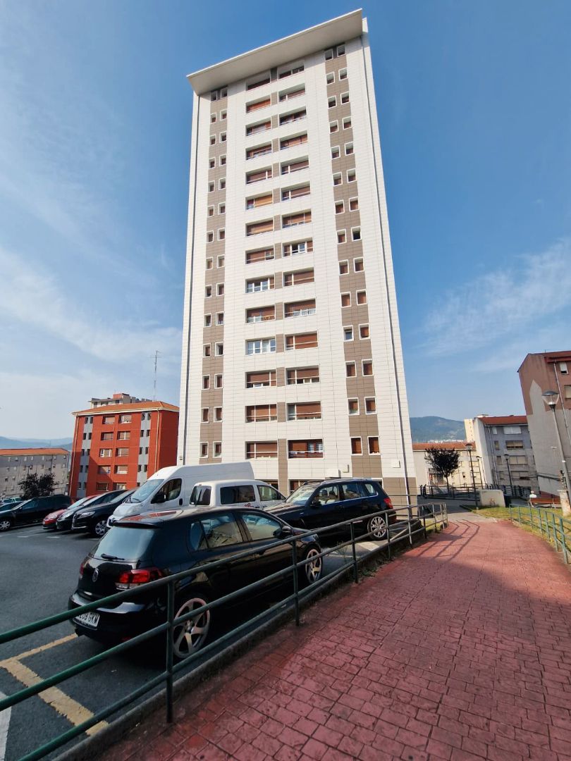 Vista exterior de Pis en venda en Bilbao  amb Moblat