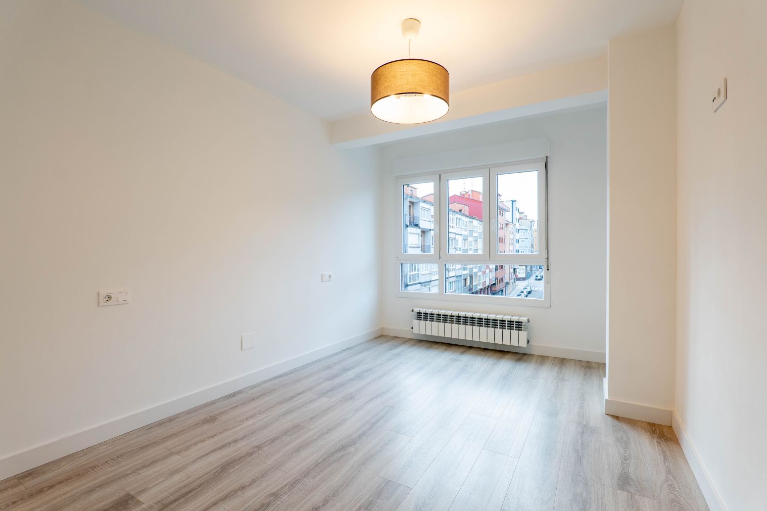 Dormitori de Pis en venda en Gijón  amb Calefacció