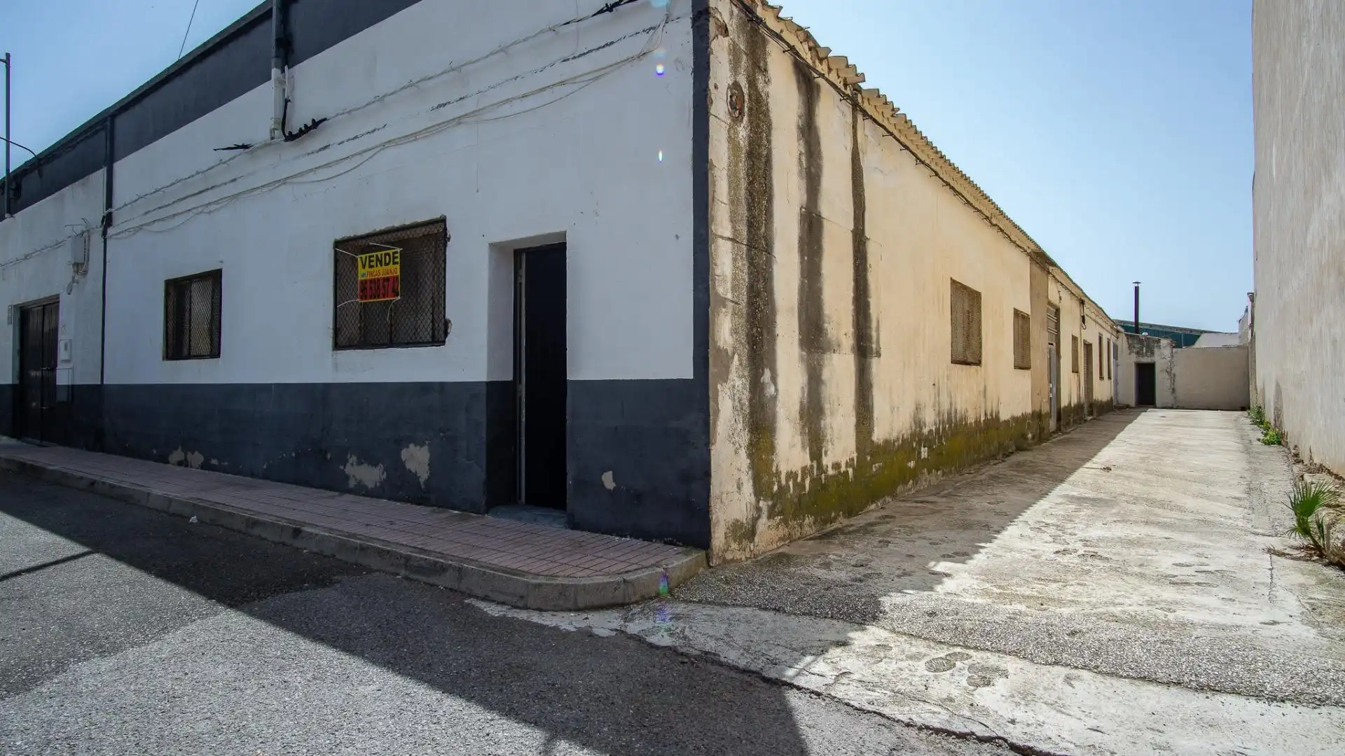 Vista exterior de Nave industrial en venta en Salinas