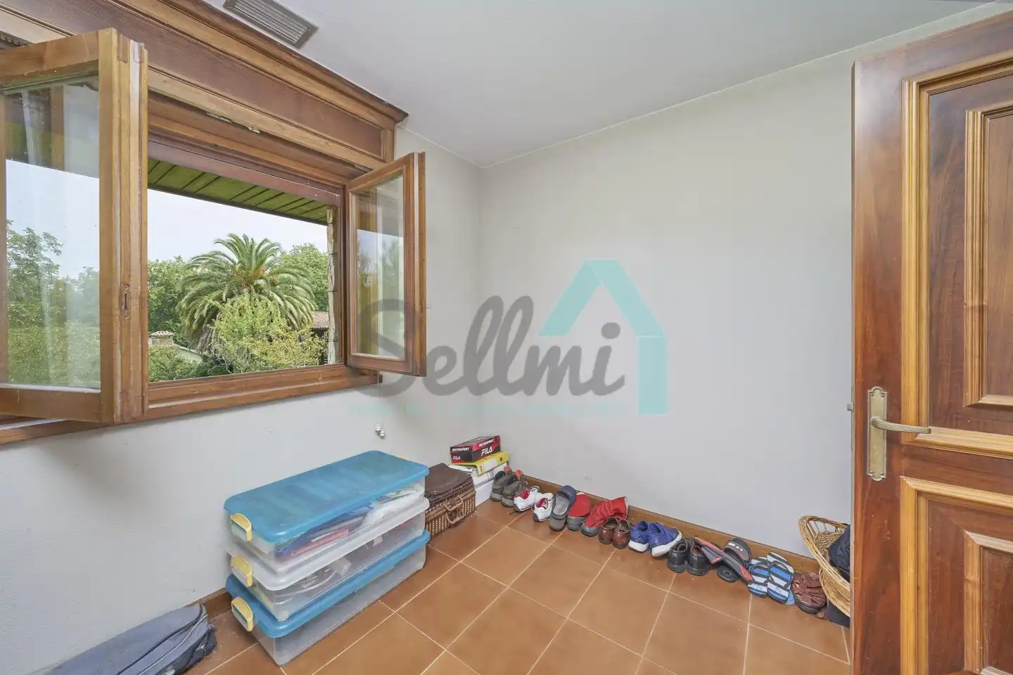 Dormitori de Casa o xalet en venda en Gijón  amb Aire condicionat, Jardí privat i Parquet