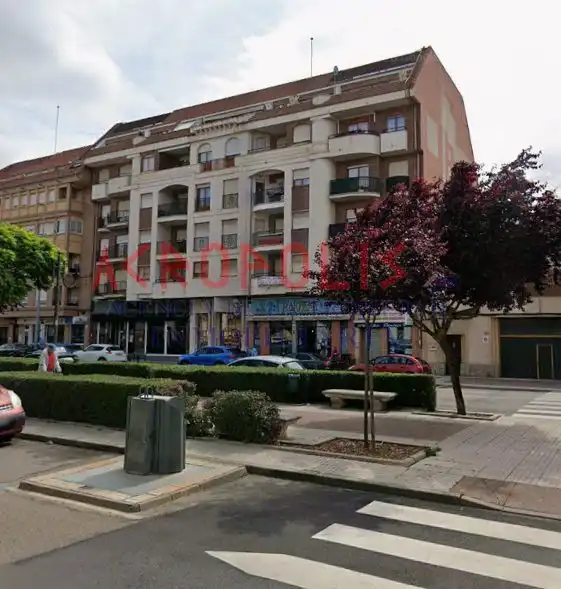 Pis amb ascensor en venda a Benavente