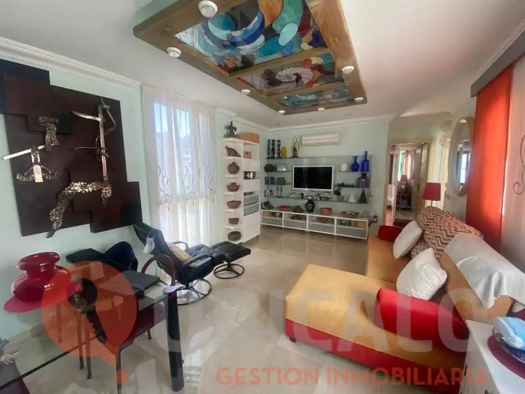 Sala de estar de Ático en venta en San Cristóbal de la Laguna con Amueblado, Horno y Lavadora