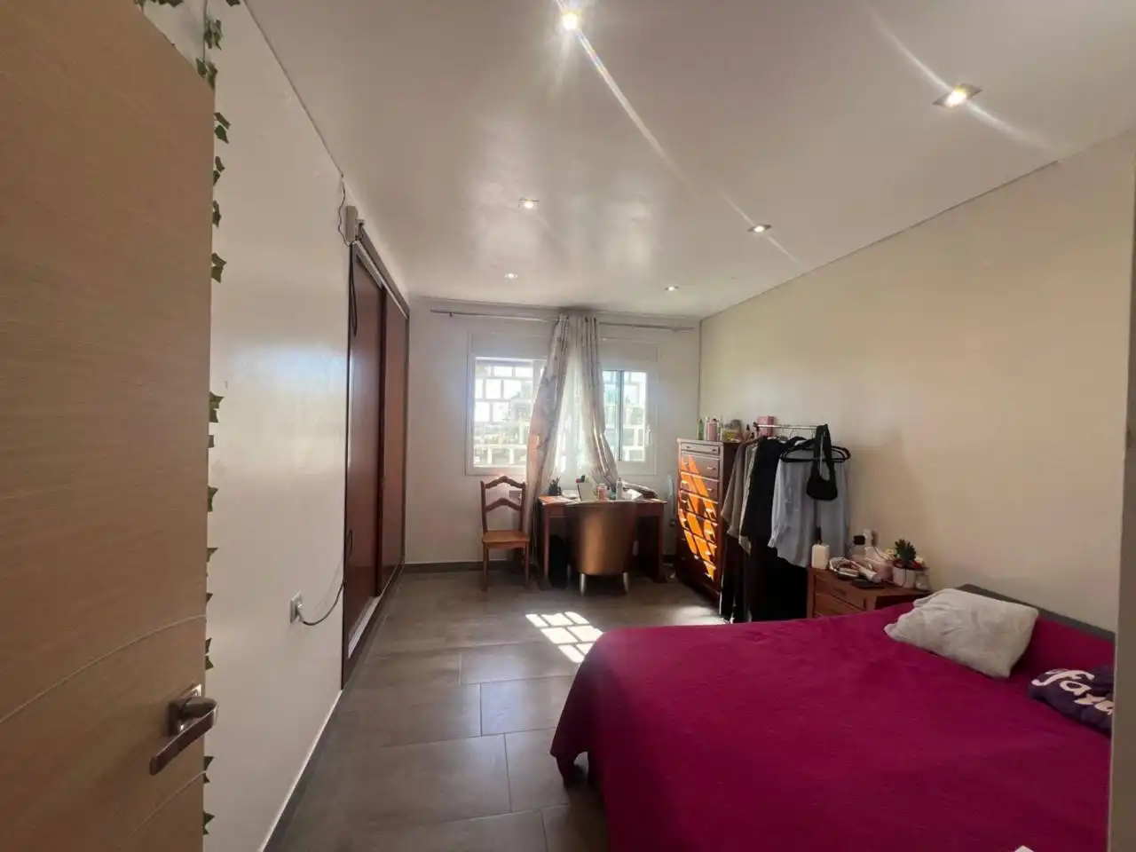 Dormitori de Casa o xalet en venda en Alicante / Alacant amb Aire condicionat, Calefacció i Jardí privat