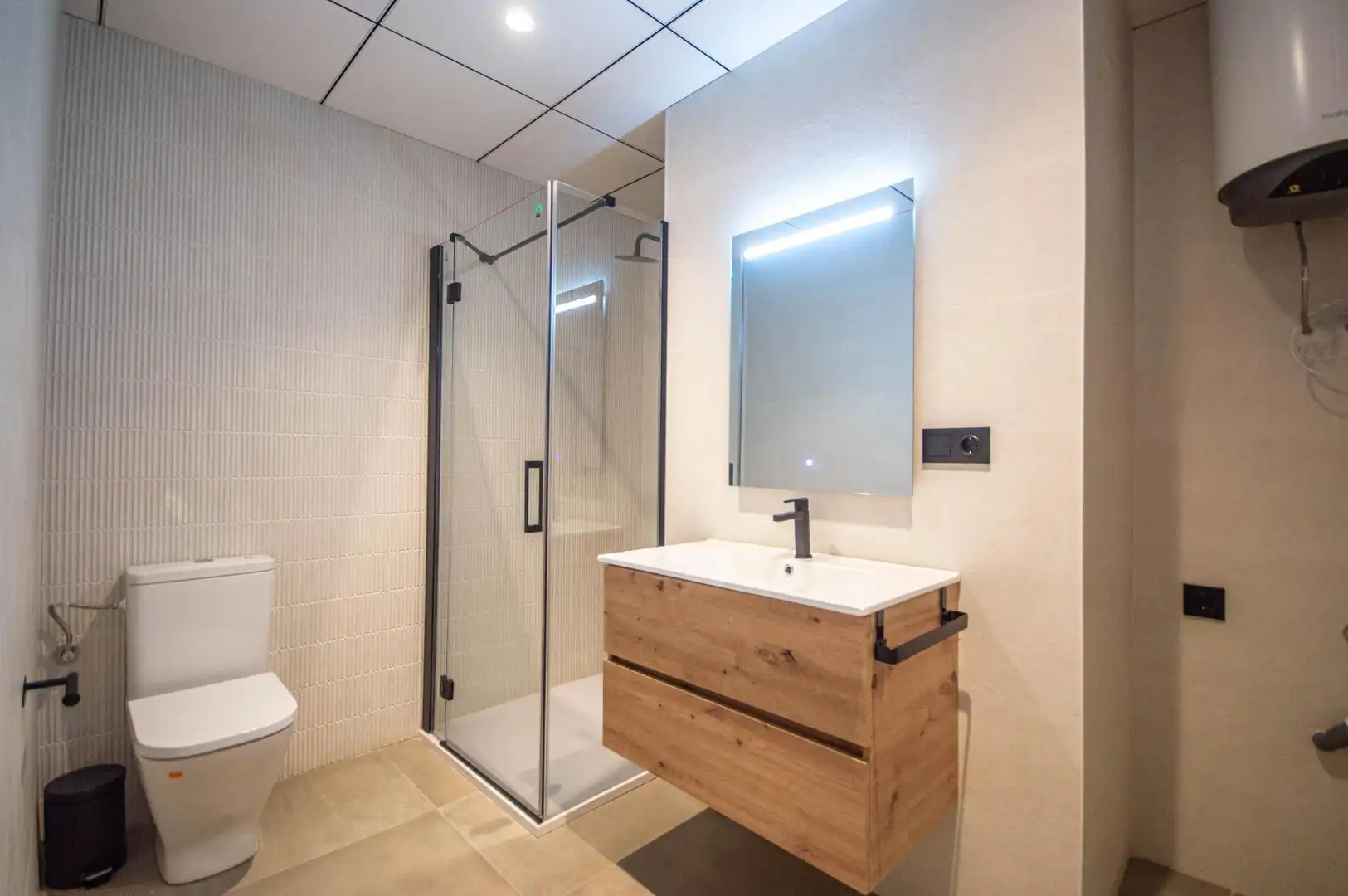 Bathroom of Flat for rent in Elda  with Air Conditioner