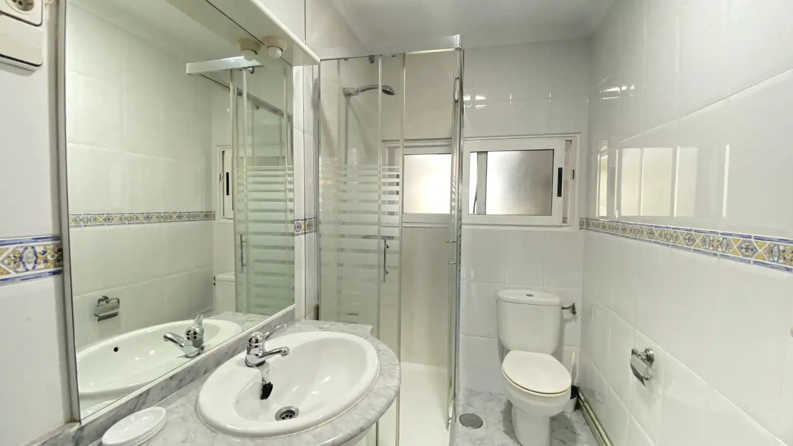 Badezimmer von Wohnung zum Verkauf in Medio Cudeyo mit Heizung, Parkett und Möbliert