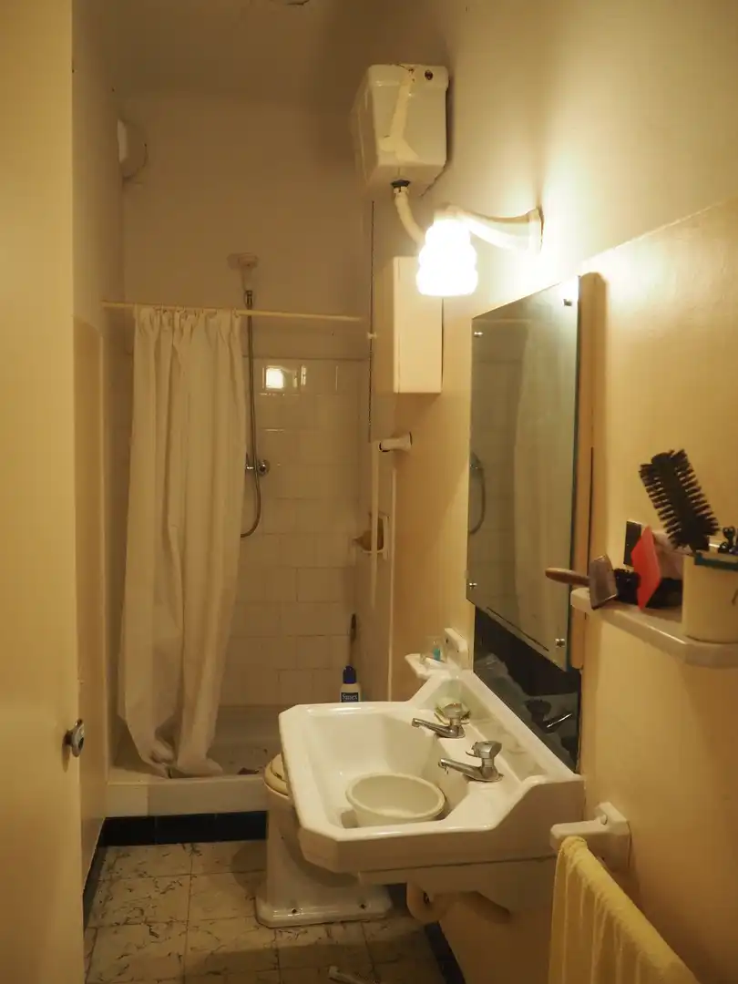 Badezimmer von Wohnung zum Verkauf in Flix mit Terrasse, Abstellraum und Möbliert