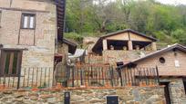 Vista exterior de Casa o xalet en venda en Mieres (Asturias) amb Calefacció, Terrassa i Traster