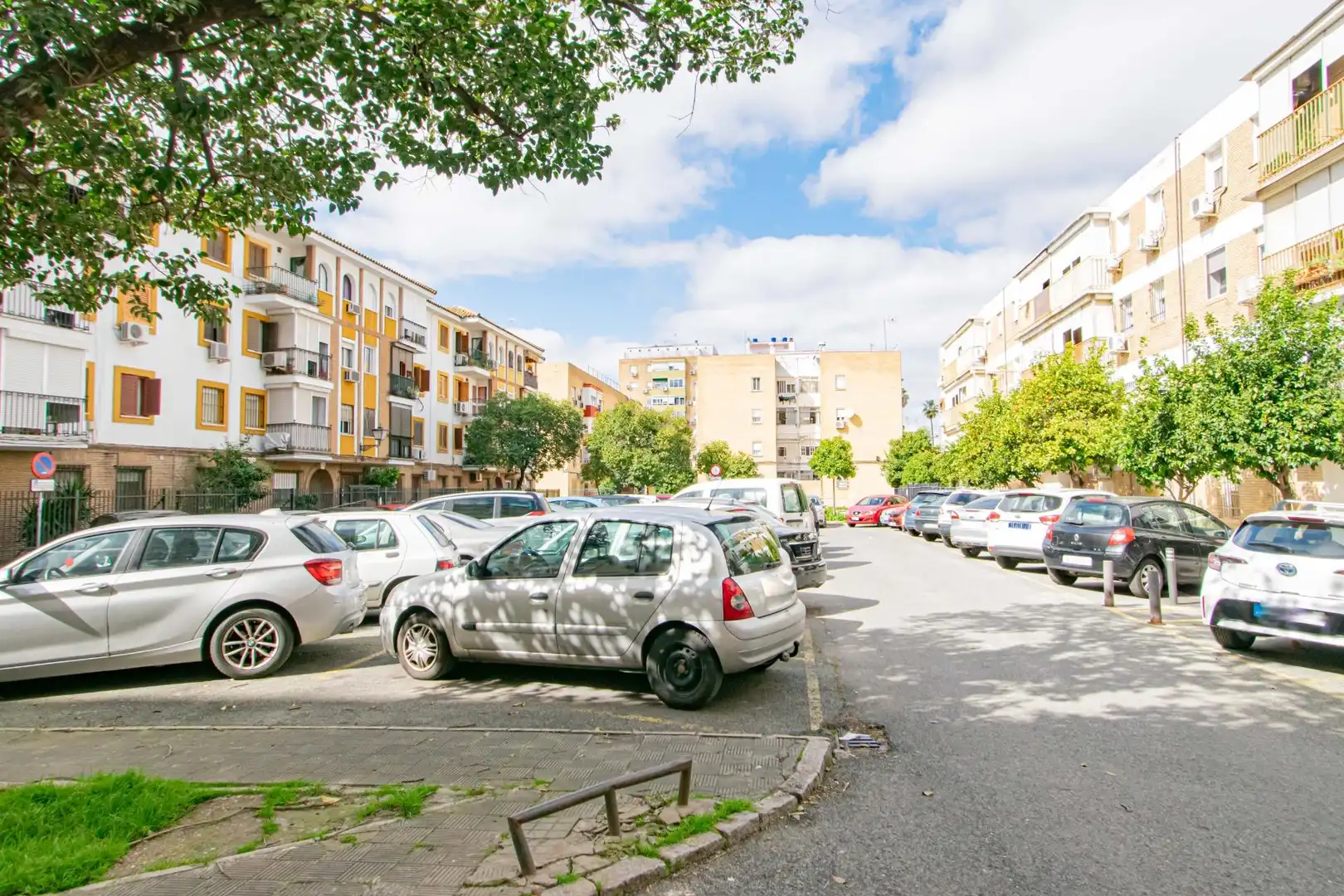 Parking de Piso en venta en Sevilla con Aire acondicionado, Calefacción y Balcón